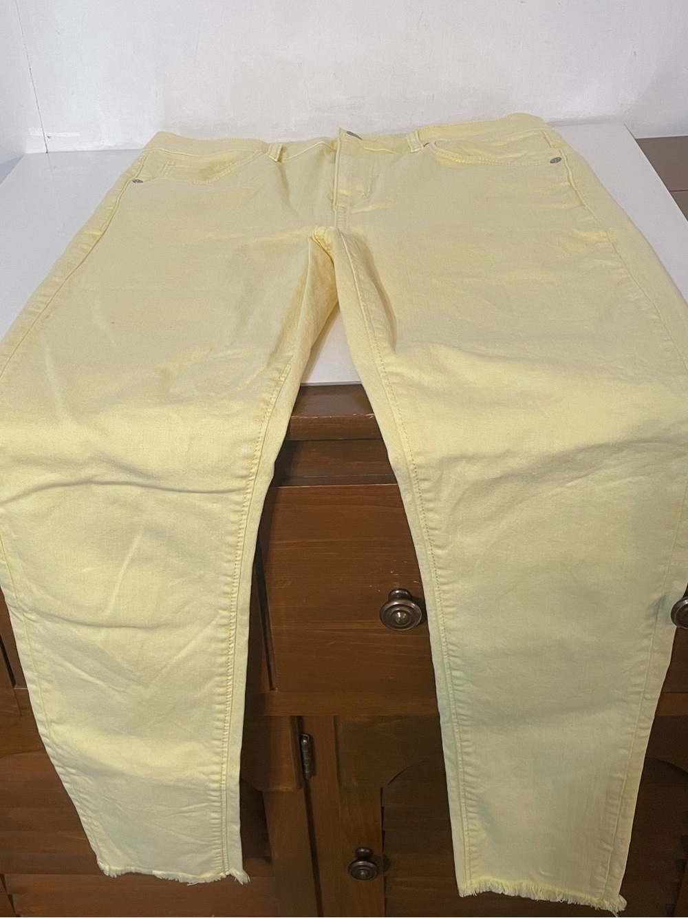Loft Jeans in Pale Yellow